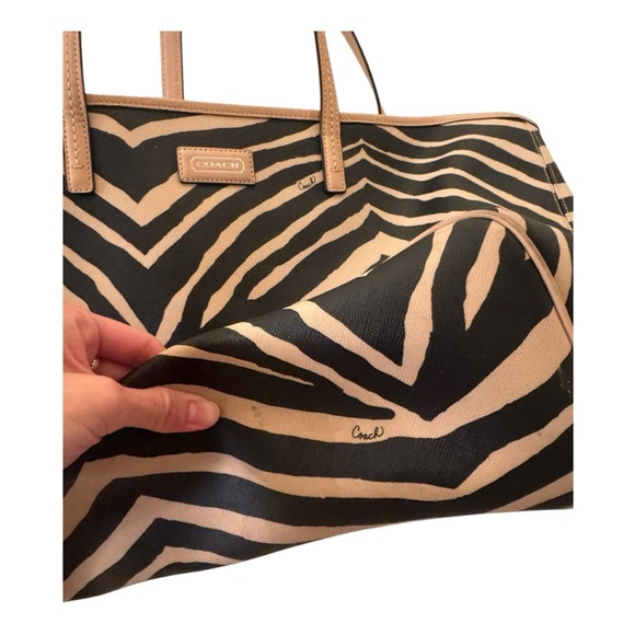 COACH Park Metro F26983 Black Tan Zebra Coated Canvas Tote Shoulder Bag 3 Charms - Picture 2 of 15